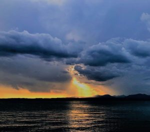 Resilienz und die Macht des Geistes: Wege aus der Dunkelheit